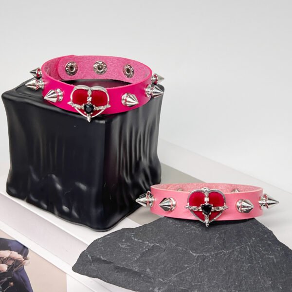 O1CN015mhuLw20gddG0ta5C_2220769846879-0-cib.jpg Punk Heart Stud Bracelet