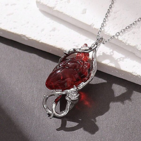 O1CN01MFT9j21lHhp0GMw2k_2220335004794-0-cib.jpg Thorn Heart Pendant Necklace