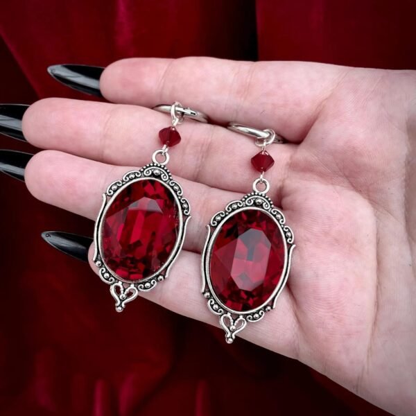 O1CN01OoHcz626FVvPS8vkB_2216467957632-0-cib.jpg Victorian Gothic Crystal Earrings