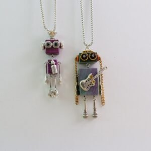 O1CN01P8jhE51WIse91shLb_2215393582766-0-cib.jpg Handcrafted wooden steampunk robot pendant necklace, front view