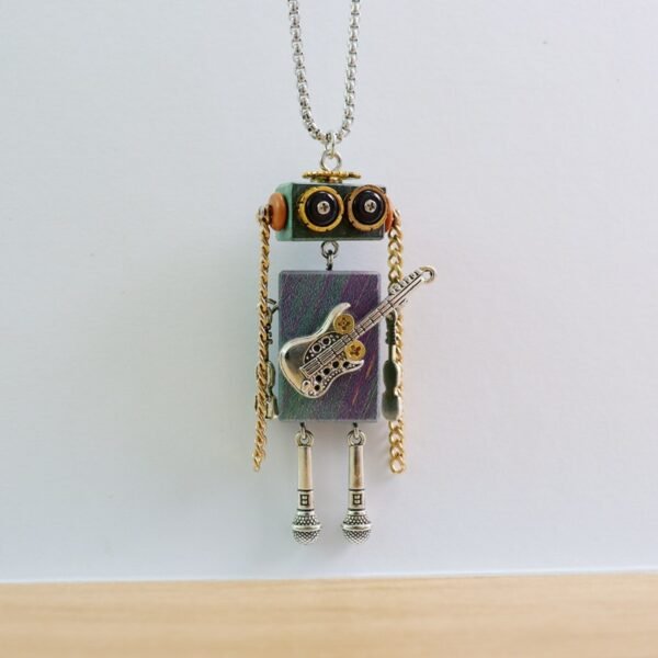 O1CN01V6VeZe1WIse8BUJUU_2215393582766-0-cib.jpg Steampunk robot pendant necklace shown from a three-quarter angle